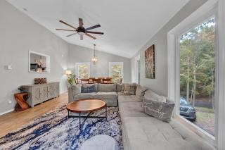 Nature's Paradise with Hot Tub and Fire Pit - Lake Harmony - 3