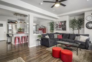 Beautiful 3 Bedroom Private home with easy access - 5