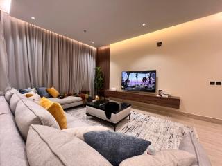 Spacious 3 bedroom - private parking - Riyad - 0