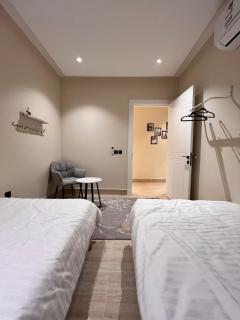 Spacious 3 bedroom - private parking - Riyad - 3