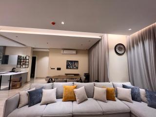 Spacious 3 bedroom - private parking - Riyad - 2