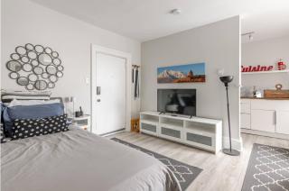 European Style Open Concept Oasis on the Tay River Basin - 9