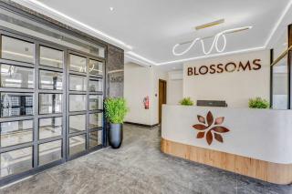 Blossoms Hotel - Chennai - 1