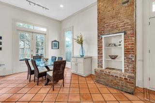 Historic 3BR home w chefs kitchen & balcony - 8