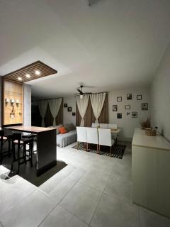 Apartamento Amplo e Belíssimo! - 3 quadras do mar! - 8