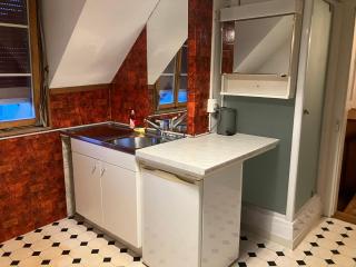 Old Charming Rustic Swiss Mansarde 60m2 Center Burgdorf Parking Small Bath - Burgdorf - 5