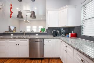 Pet-Friendly Haven in San Antonio - 5