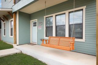 Pet-Friendly Haven in San Antonio - 7