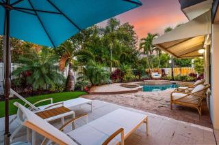 Tropical Getaway - Heated Pool & Patio Retreat - 3