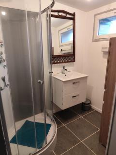 Maisonette sur terrain clos, loue 3nuits minimum - 1