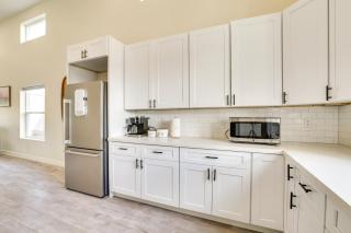 6 Mi to State Farm Stadium Home with Fenced Yard! - Peoria - 4