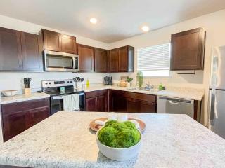 Family Modern Oasis Lackland BMT Family Home 3 Bed 2 Bath - 8