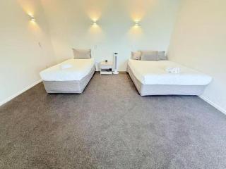 Unit 10 Fenton Sumner Lodge - 2