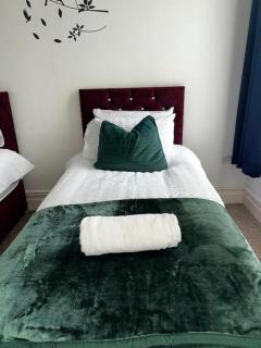 2 Bed Flat - Sleeps 5 - Pets - Parking - Wifi - 5