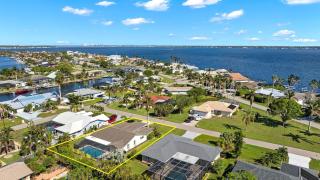 Relaxing Spacious & Pet Friendly Home With Pool - Cape Coral - 0