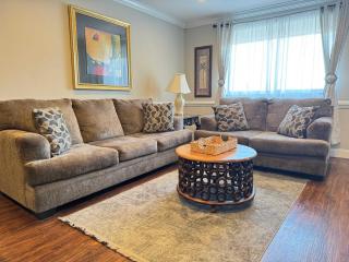 Heart Downtown King Bed City View w Washer Dryer LM906 - Atlanta - 0