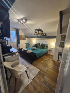 Studio et chambres d'hôtes les nuits de Gesnes - Saint-Germain-du-Corbéis - 0