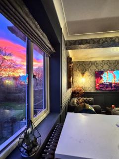 Wizards Retreat - 8 Mins to Warner Bros Studio! - Kings Langley - 4
