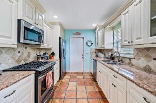 1 Mi to Shore Pet-Friendly Lake Worth Beach Home! - Lake Worth - 3