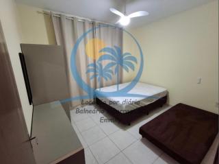 Casa aconchegante, com churrasqueira, garagem e apenas 1 quadra e meia do mar - Balneário Piçarras - 4