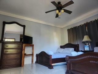 Sea Eye Hotel - Tropical Building - Utila - 9