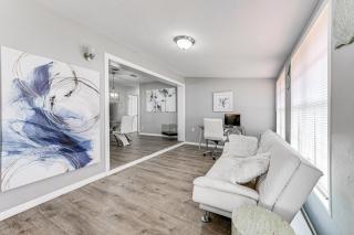 3 Mi to Venice Beach Pet-Friendly Home with Yard - 4