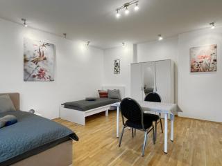 Apartments-Alt-Marzahn - Berlin - 2