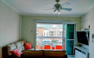 3 quartos a 280m da praia c roupa de cama - Sacada com Churrasqueira - climatizado - 10 min a pé da passarela do Ribeiro e acesso a Praia de Bombinhas - 5 min a pé de supermercados - Até 8 pessoas, ideal p famílias, grupos, crianças - Bombas - 9