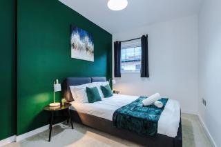 NEW, 2BR Apartment, Pool table, Parking, PS4 - Manchester - 9
