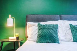 NEW, 2BR Apartment, Pool table, Parking, PS4 - Manchester - 5