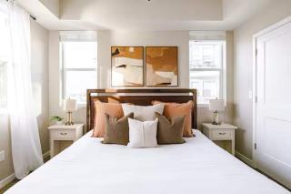 Amazing Water View with Jacuzzi & Sky Lounge - Sparks - 9