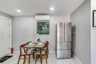 Entire Private Home 2BR 2BTH Quite Area with parking - Lynn - 1