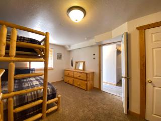 Raspberry Patch View- New Listing with new hot tub - Garden City - 7
