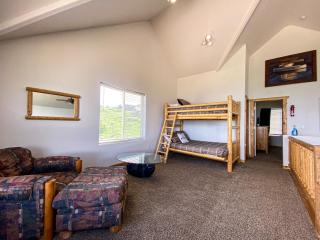 Raspberry Patch View- New Listing with new hot tub - Garden City - 4