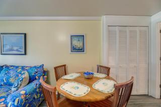 Emerald Isle Vacation Rental, Walk to Beach! - Emerald Isle - 4