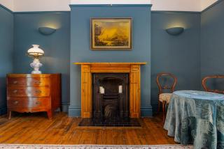 Blue Bliss - Sumptuous, Period Apartment - 6