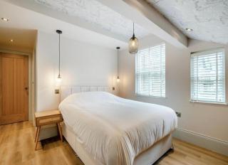 Betty's Townhouse- Luxury 2 Bed Appt With Parking - 1