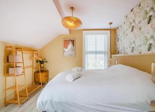 Betty's Spa Penthouse- 2bed Luxury Appt, Parking - 5