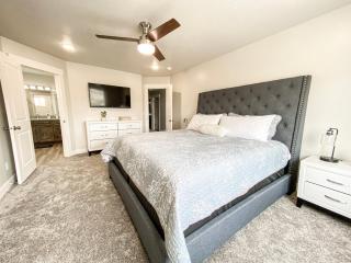 Beautiful New Build-Rendezvous Retreat in Lochwood - Garden City - 8