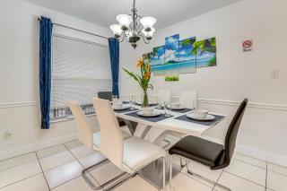 7 Mi to Gatorland Retreat with Pool and Elliptical - Kissimmee - 4