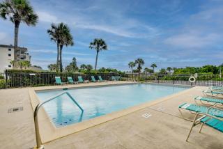 Ormond Beach Condo with Pool Access Steps to Coast! - Ormond Beach - 9
