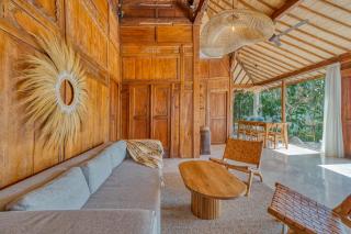 Villa Kayu 2BR with Stunning Rice Field Views by Santi Management - Canggu - 8