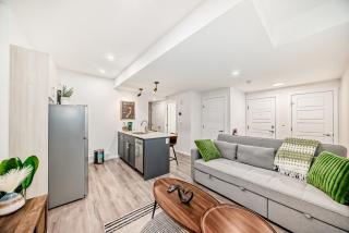 Cozy Getaway 15 Min to Airport - Calgary - 4