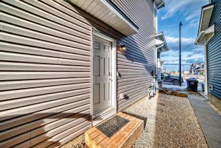 Cozy Getaway 15 Min to Airport - Calgary - 2