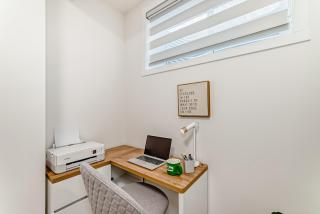 Private Unit 15 Mins from Calgary Airport - 3