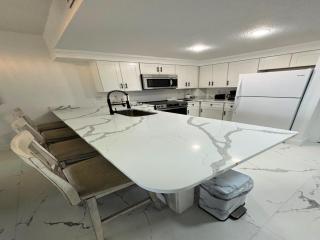 Vacation in Comfort and luxury - Updated 1BR King Bed Master Jacuzzi Suite - Wyndham Ocean Walk - Daytona Beach - 9