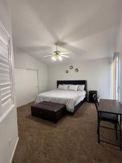 Luxury Escape - Stockton - 0