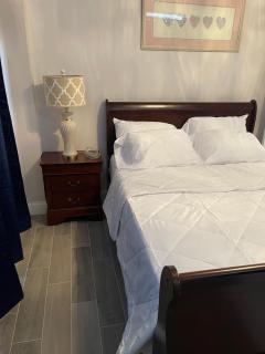 The Cozy Stay 2 Bedroom - 2