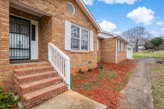 Spacious and private home at Boiling Springs - 9