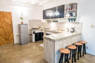 SAYA Nest Self-Service Home in Rainforest Nest with Kitchen - Pet Friendly, Monkeys, Bats! - - 8